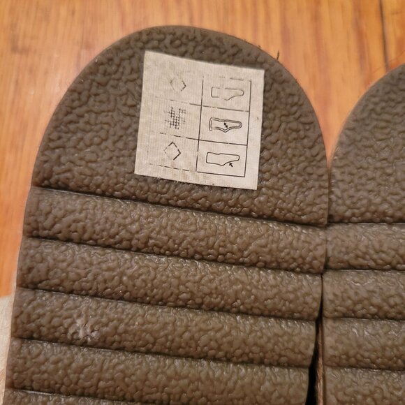 Skechers Martha Stewart Metallic Gold Strappy Sandals 7.5 BREEZIE Slides - Picture 10 of 10